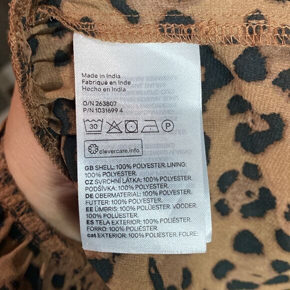 H&M Leopard Print V-neck Peplum Blouse - Picture 11 of 12